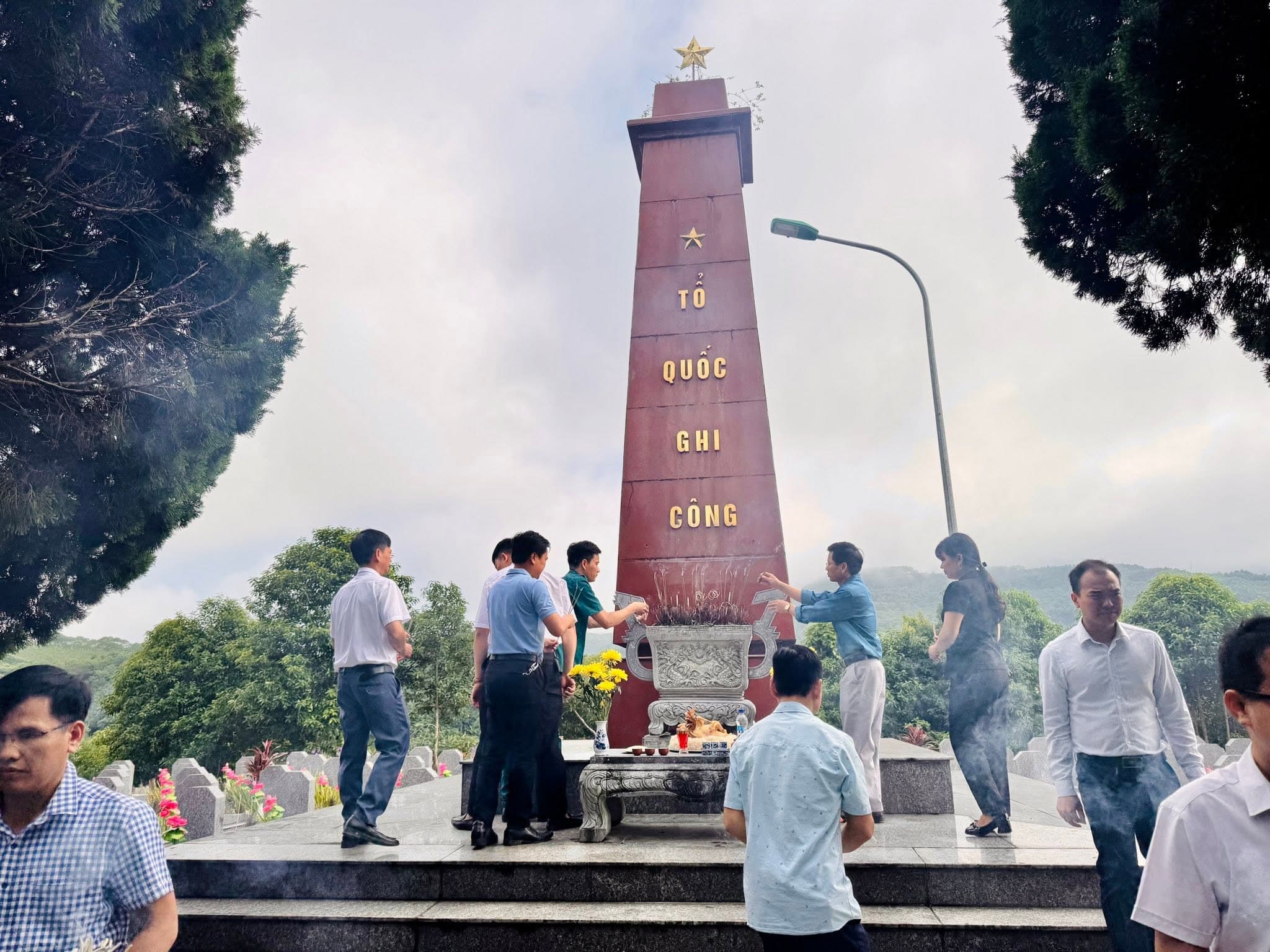 🇻🇳 DÂNG HƯƠNG TƯỞNG NHỚ CÁC ANH HÙNG LIỆT SỸ NHÂN KỶ NIỆM 80 NĂM QUỐC KHÁNH NƯỚC CỘNG HÒA XÃ HỘI CHỦ NGHĨA VIỆT NAM (02/9/1945 – 02/9/2025) 🇻🇳