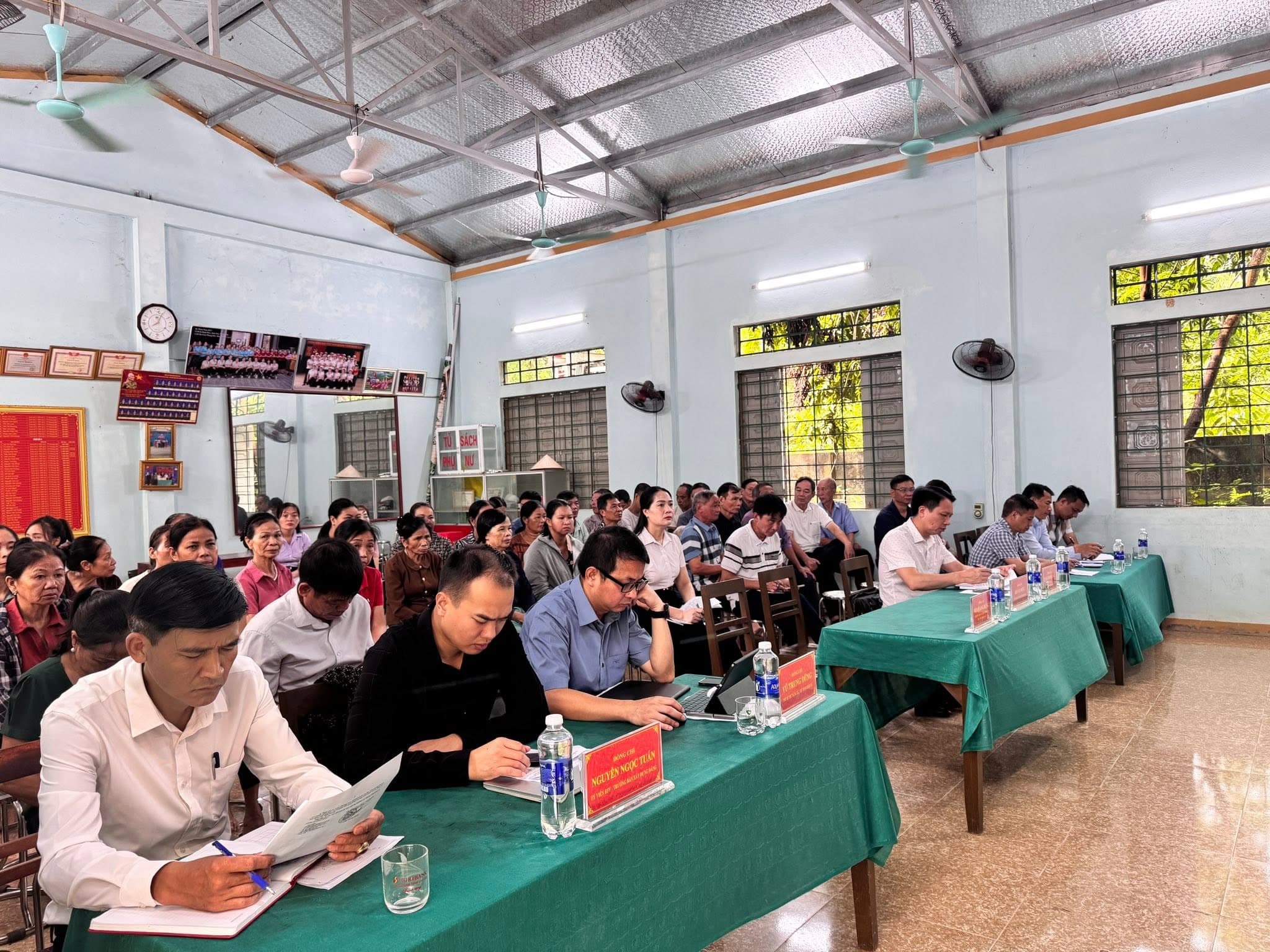 MẶT TRẬN TỔ QUỐC THAM GIA TIẾP XÚC CỬ TRI SAU KỲ HỌP THƯỜNG LỆ GIỮA NĂM 2025